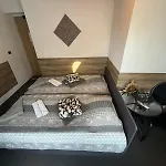 Bed & Breakfast Antonina ***pensjonprzykortach*** 4*