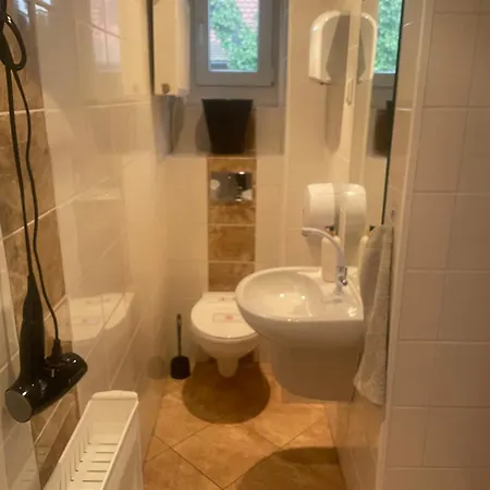 Antonina ***pensjonprzykortach*** Bed & Breakfast Szczawno-Zdroj